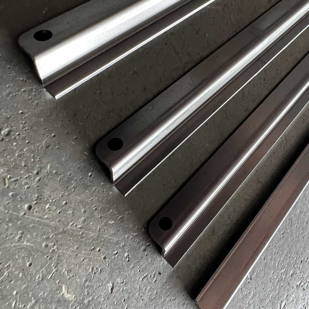 Stahlblechbiegeteile aus Metall mit Halterung